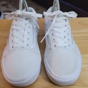 ******SOLD****** VANS Classic Adult Unisex Old Skool Sneakers